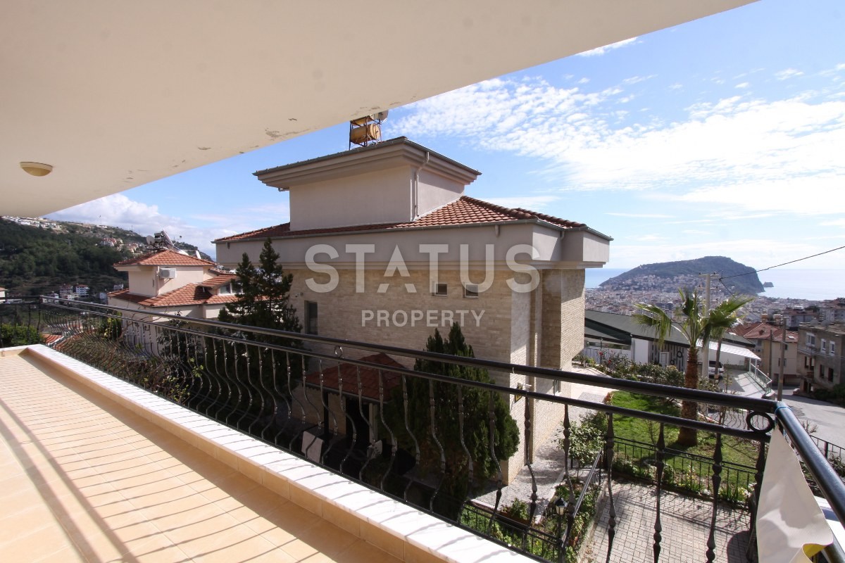 Villa 4+1 with furniture and beautiful views in Alanya, 375 sq.m фото 2