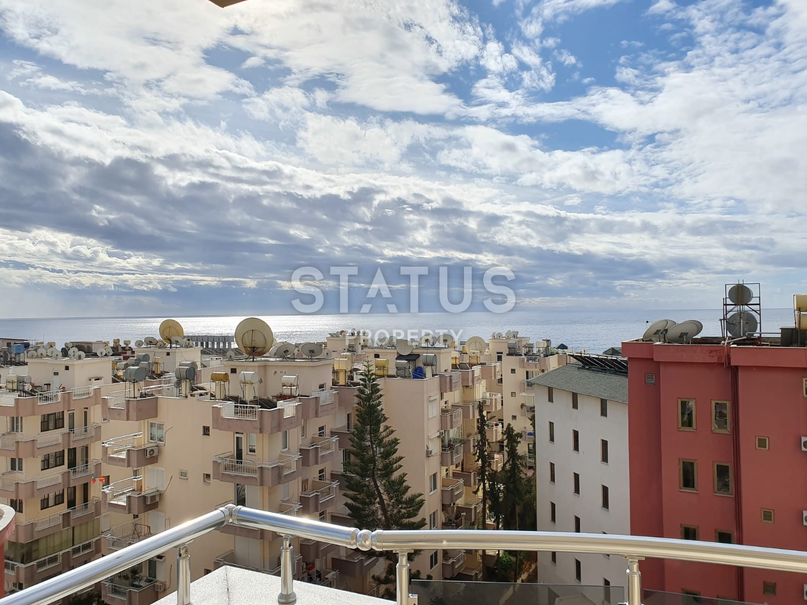 Three-room apartment with sea view in 5 minutes walk to the sea фото 1
