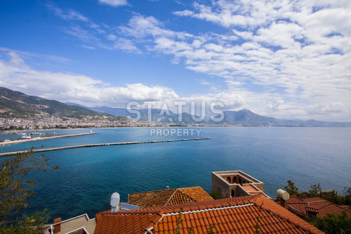 Apartments in the heart of Alanya near the red tower! фото 1