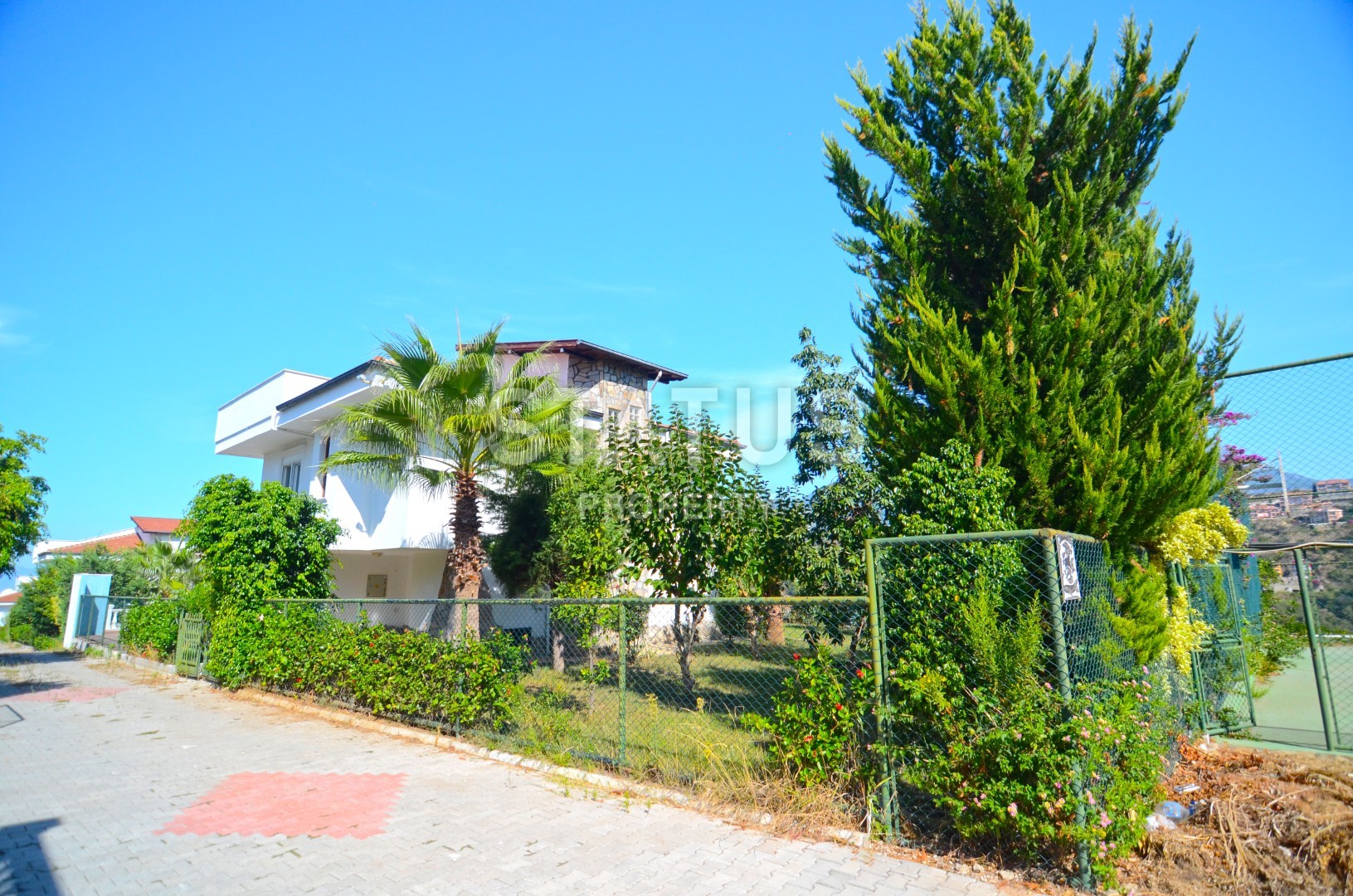 Villa 4+1 with a garden, a swimming pool and a sauna in Kargicak, 680 m2 фото 2