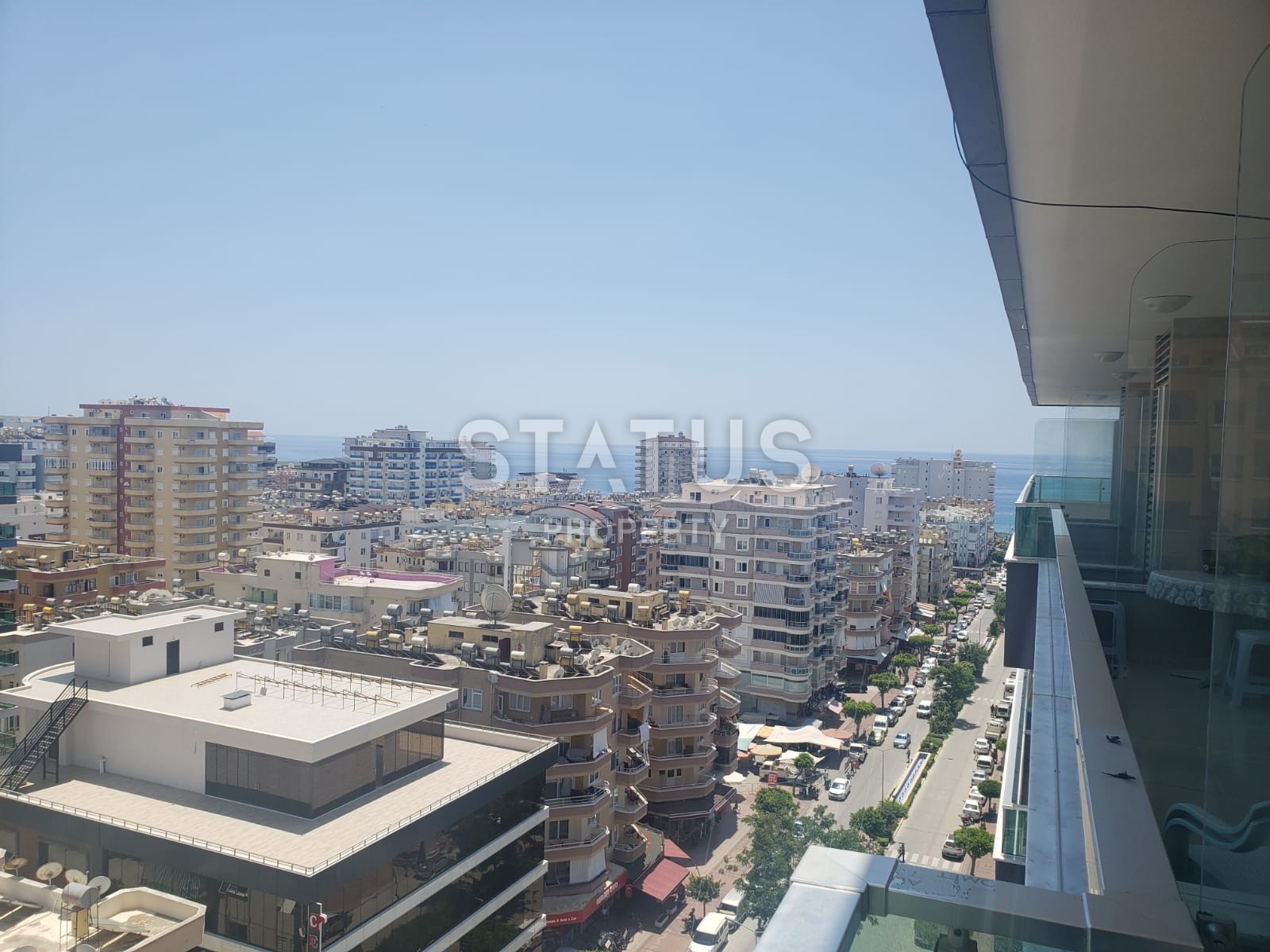 Penthouse 5+1 with sea and mountain views in Mahmutlar, 220 m2 фото 1
