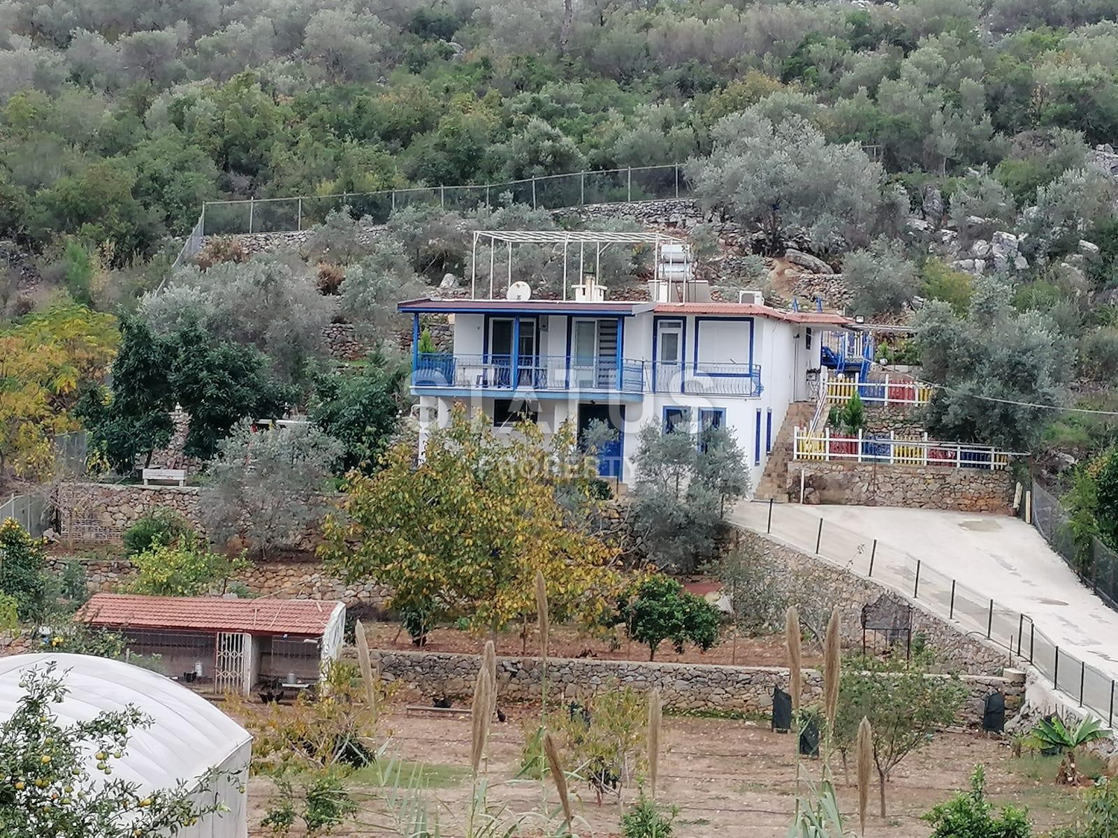 Detached house with a large plot of land in Demirtas, 3222 m2 фото 1