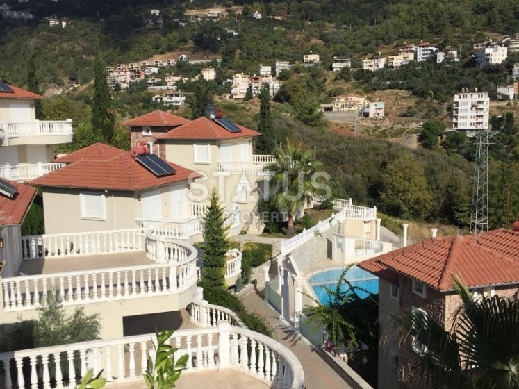 Villa 3+1 with beautiful views in Alanya, 185 sq. m. photos 1