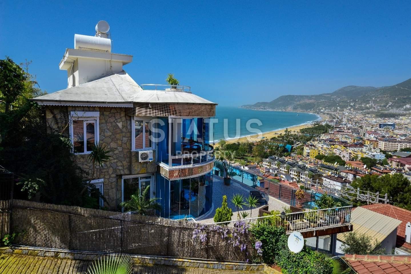Luxurious furnished villa 5+2 overlooking the fortress of Calais and the sea фото 1