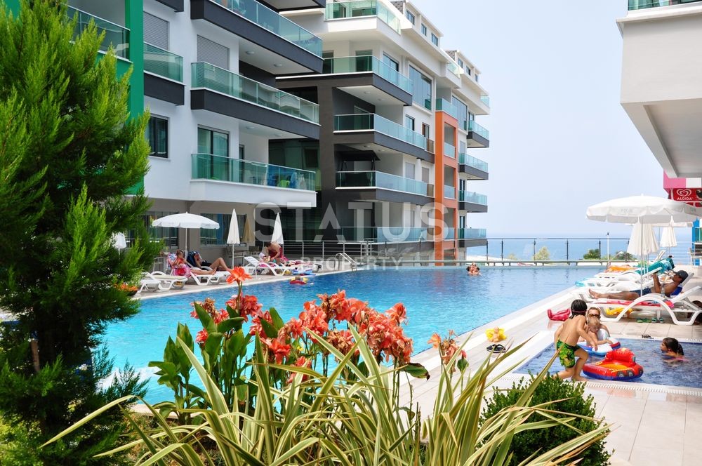 Apartment 1+1 with sea view in a luxury complex in Kargicak, 65 m2 фото 1