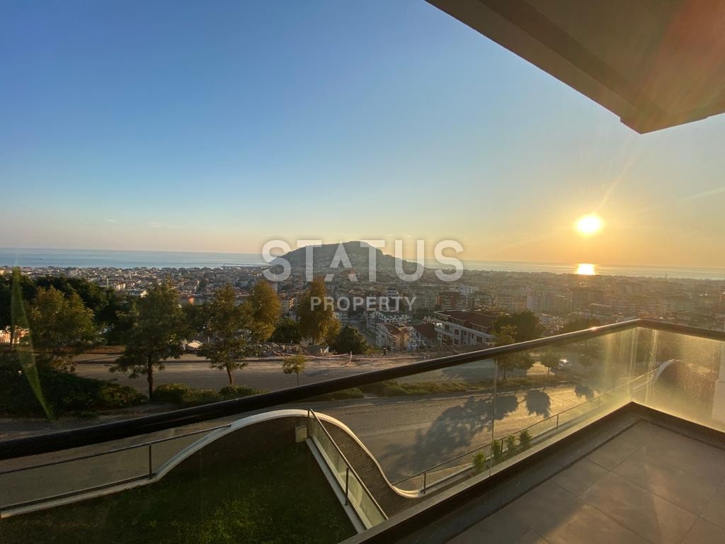 Apartment 2+1 with gorgeous views in the center of Alanya, 130 m2 фото 1