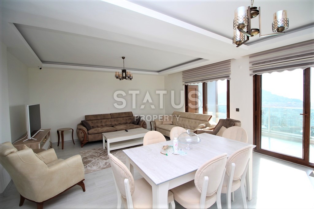 Apartment with a gorgeous view of the sea, the city and the fortress of Calais in the city center, 170 m2 фото 2