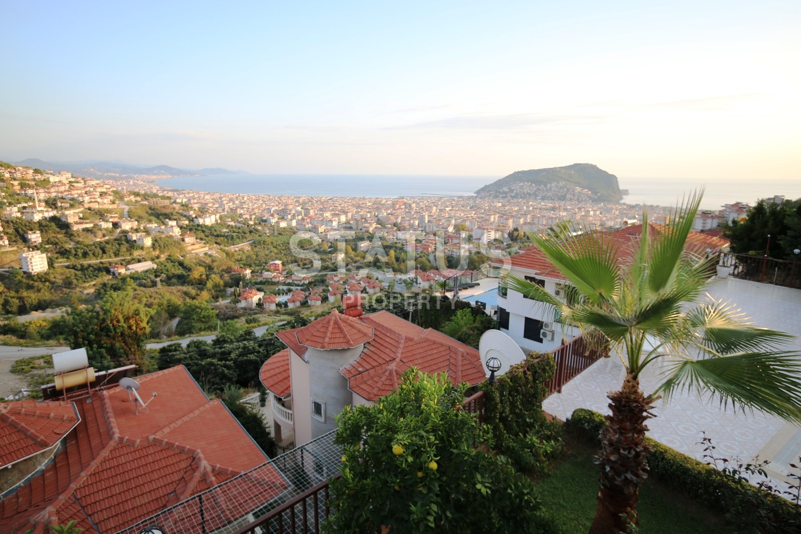 Stunning villa overlooking the Mediterranean Sea and all of Alanya. 230 sq.m. фото 2
