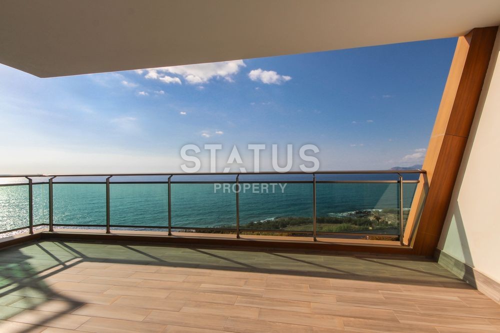 Three-room apartment with direct sea view on the first line, 120 m2 фото 1