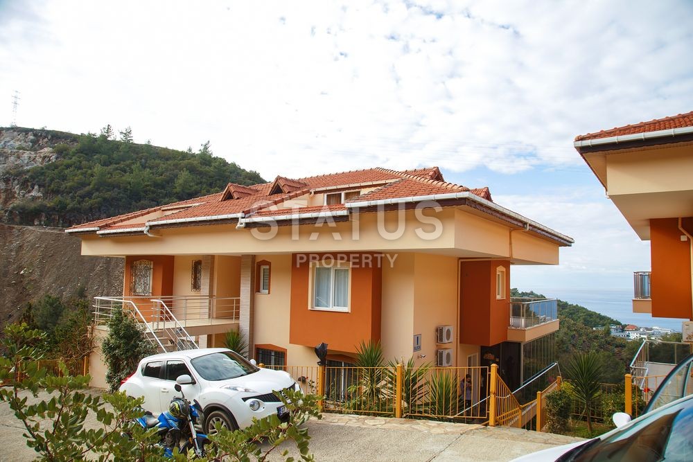 Excellent apartment 3+2 overlooking the sea and pine forest in Kargicak, 130 m2 фото 1