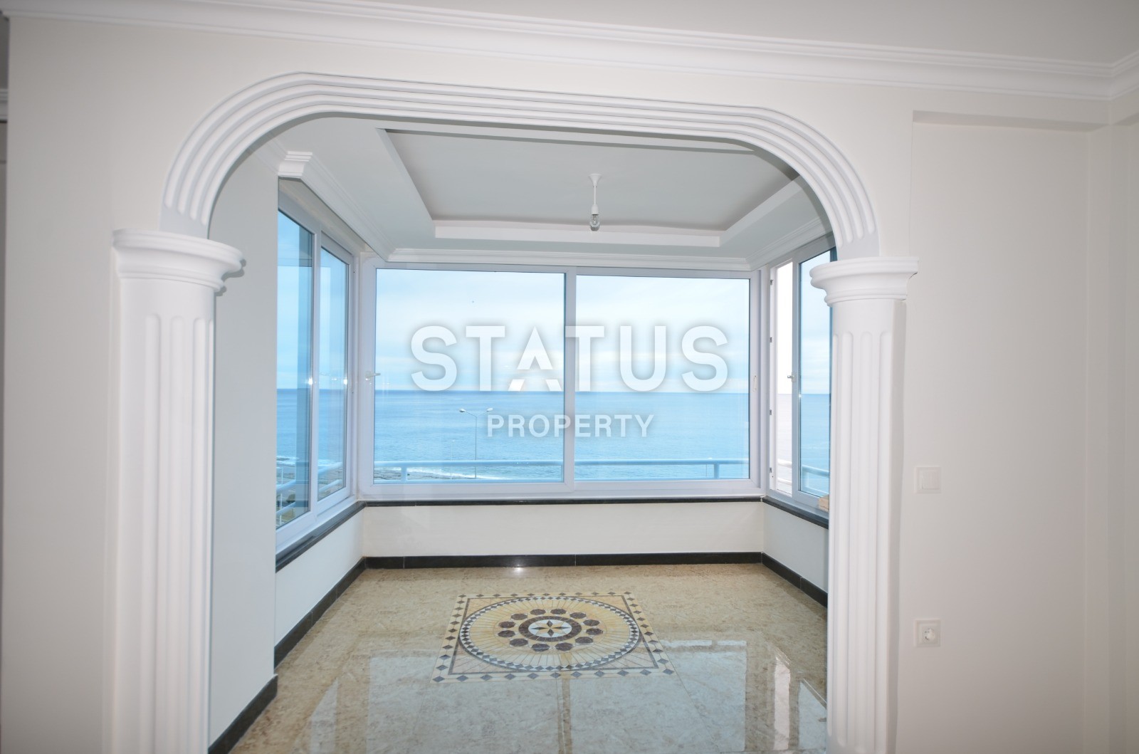 Direct sea view! Renovated apartment! First coastline. 100 sq.m. фото 1