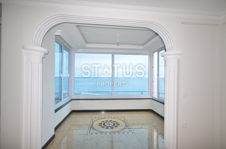 Direct sea view! Renovated apartment! First coastline. 100 sq.m. photos 1