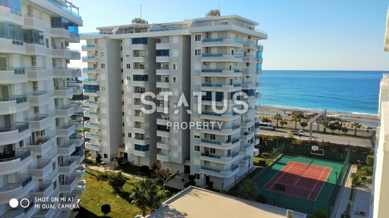 Апартаменты 2+1 у моря в одном из лучших комплексов района Тосмур, 110 м2. фото 1