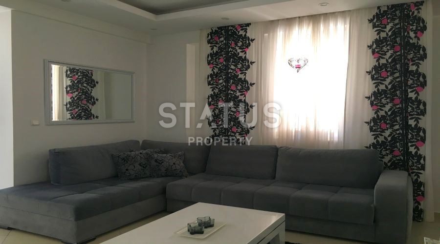 Three-room apartment with furniture in the city center, 100 m2 фото 1