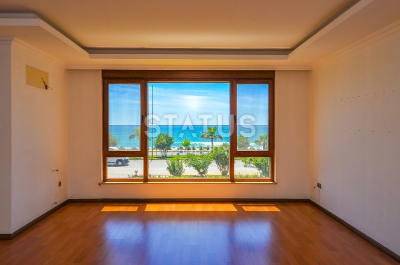 Sea! Sea! The sea that you will enjoy from the windows of your apartment! Large apartment on the first line! фото 1