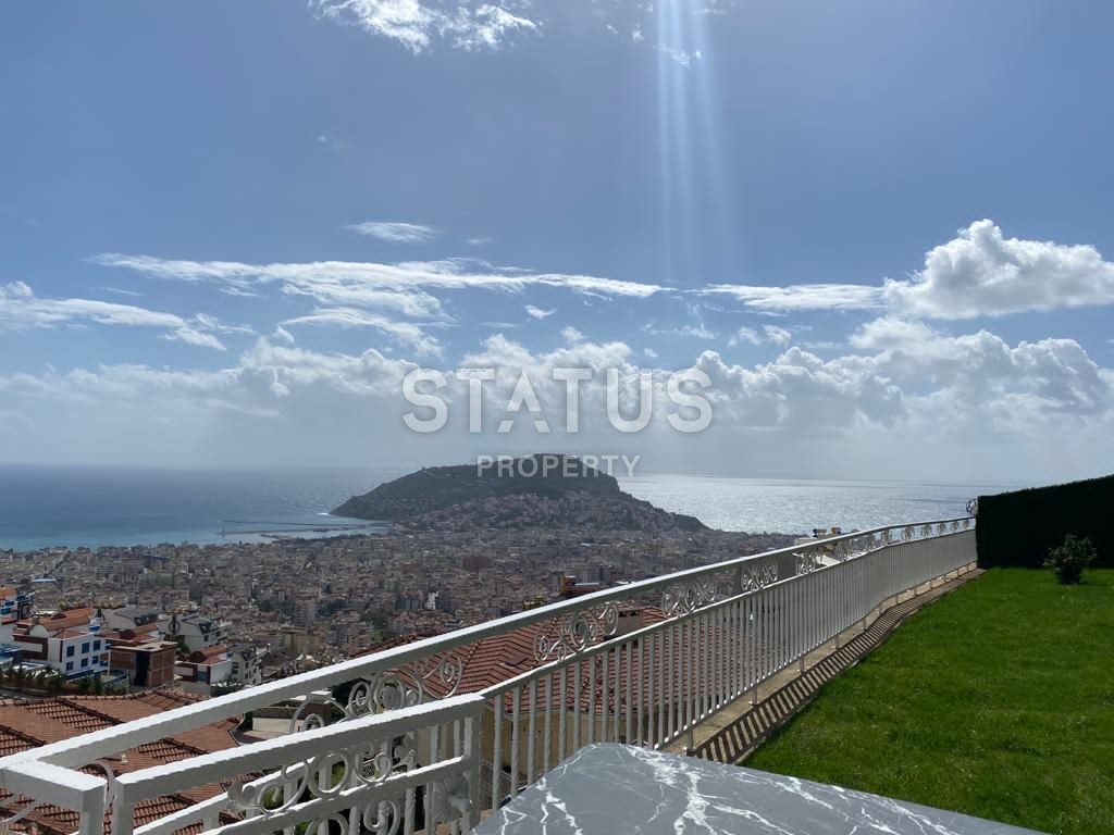 Two-storey villa in the city center with a view of the Alanya fortress in the center, 280 m2 фото 2
