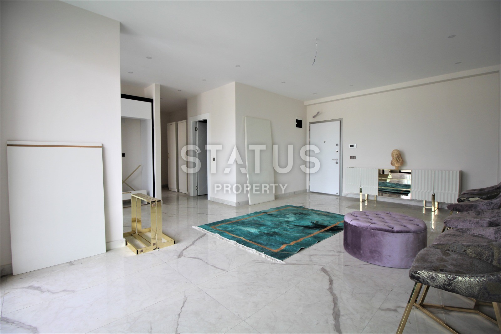 Spacious three-room apartment in a new house in the center of Alanya 110 sq.m. фото 2