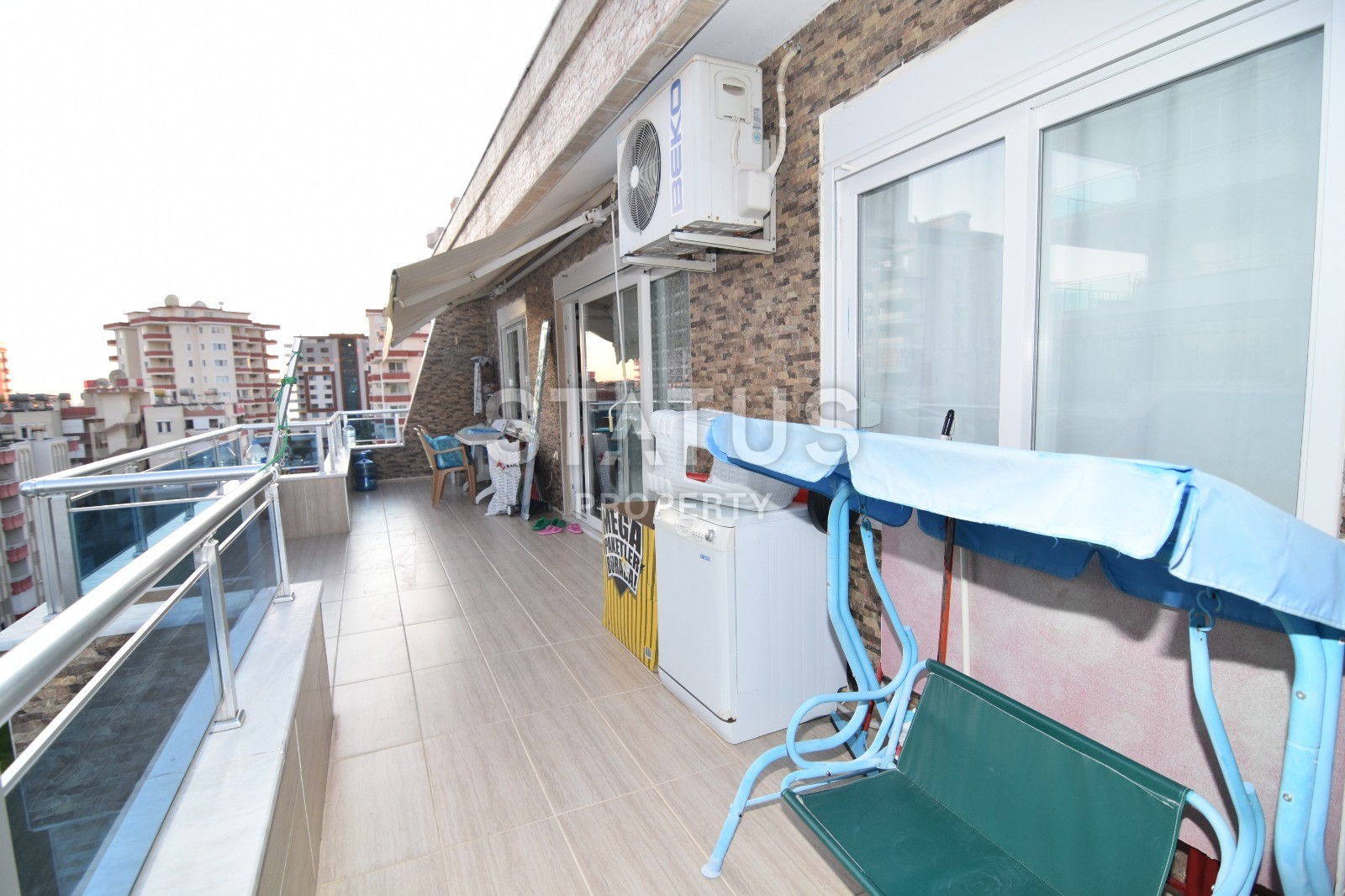 Duplex 3+1, 150 m2 with a large terrace within walking distance from the sea in Mahmutlar. фото 2
