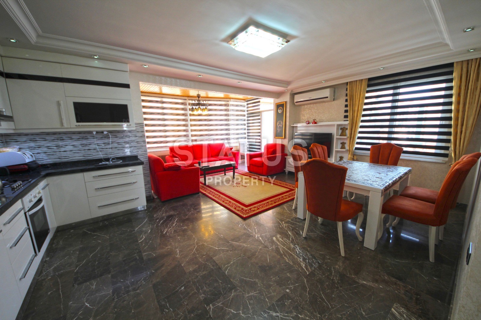 Five-room apartment of 200 m2 with a fireplace and private sauna in Mahmutlar. фото 1