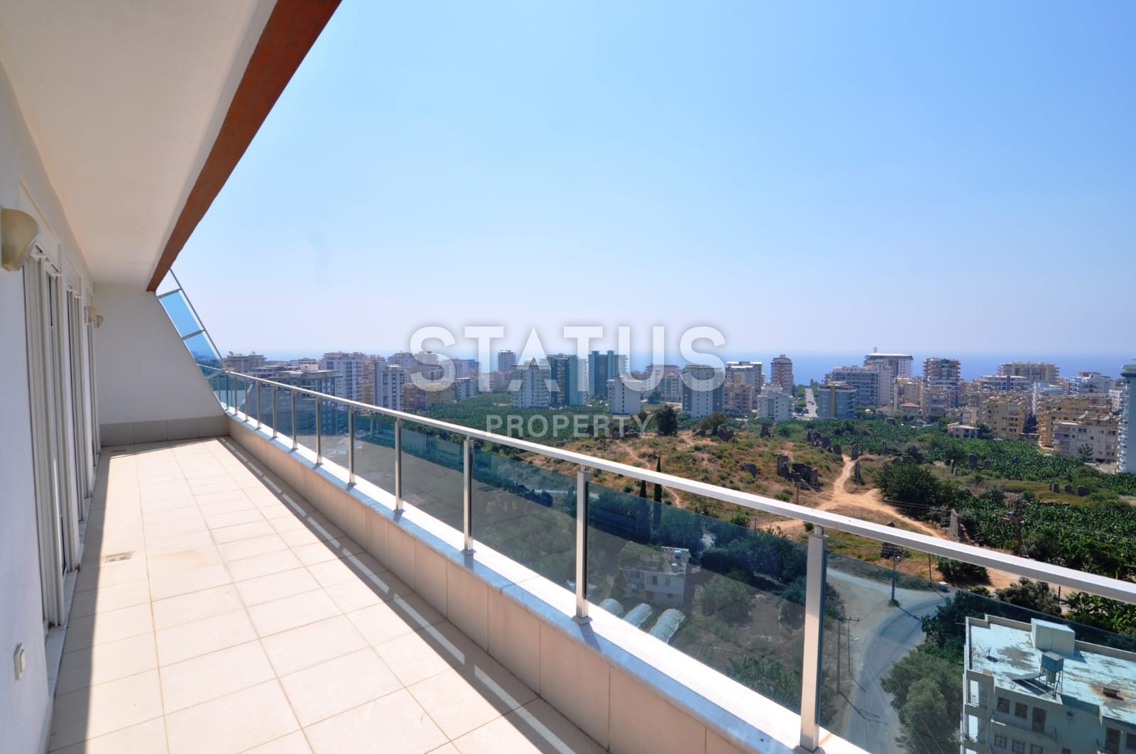 Penthouse 3+1, 155 m2 overlooking the sea and the historic city of Naula in Mahmutlar. фото 1