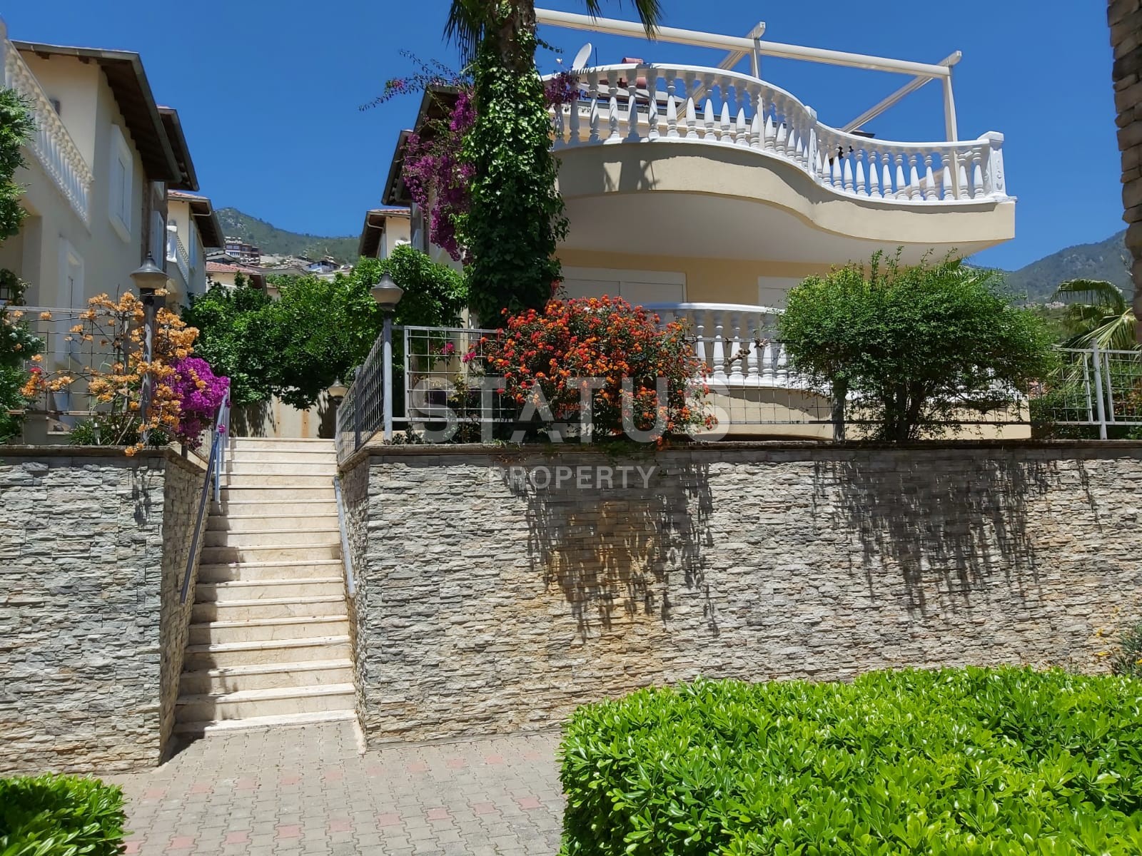 Villa 3+1 with sea and mountain views in the center of Alanya, 155 m2 фото 2