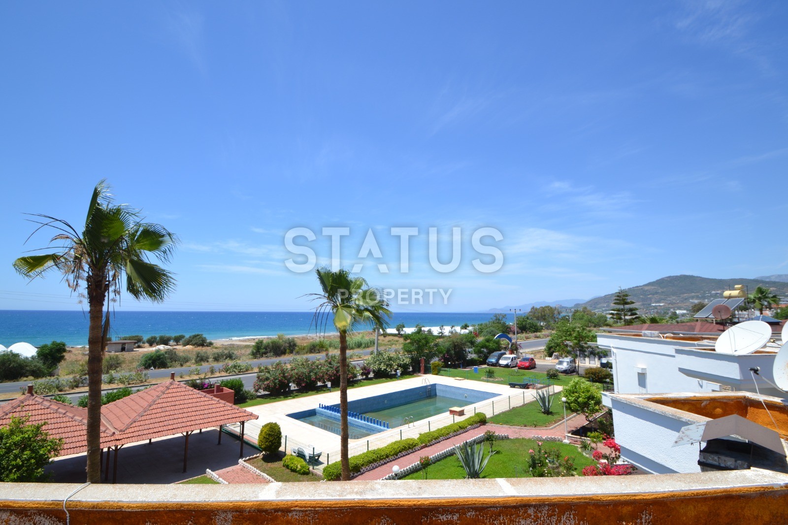 Villa-triplex 2+1 with furniture in a complex on the first line of the sea, 120 m2 фото 1