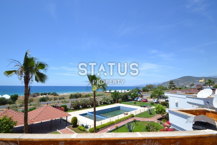 Villa-triplex 2+1 with furniture in a complex on the first line of the sea, 120 m2 photos 1