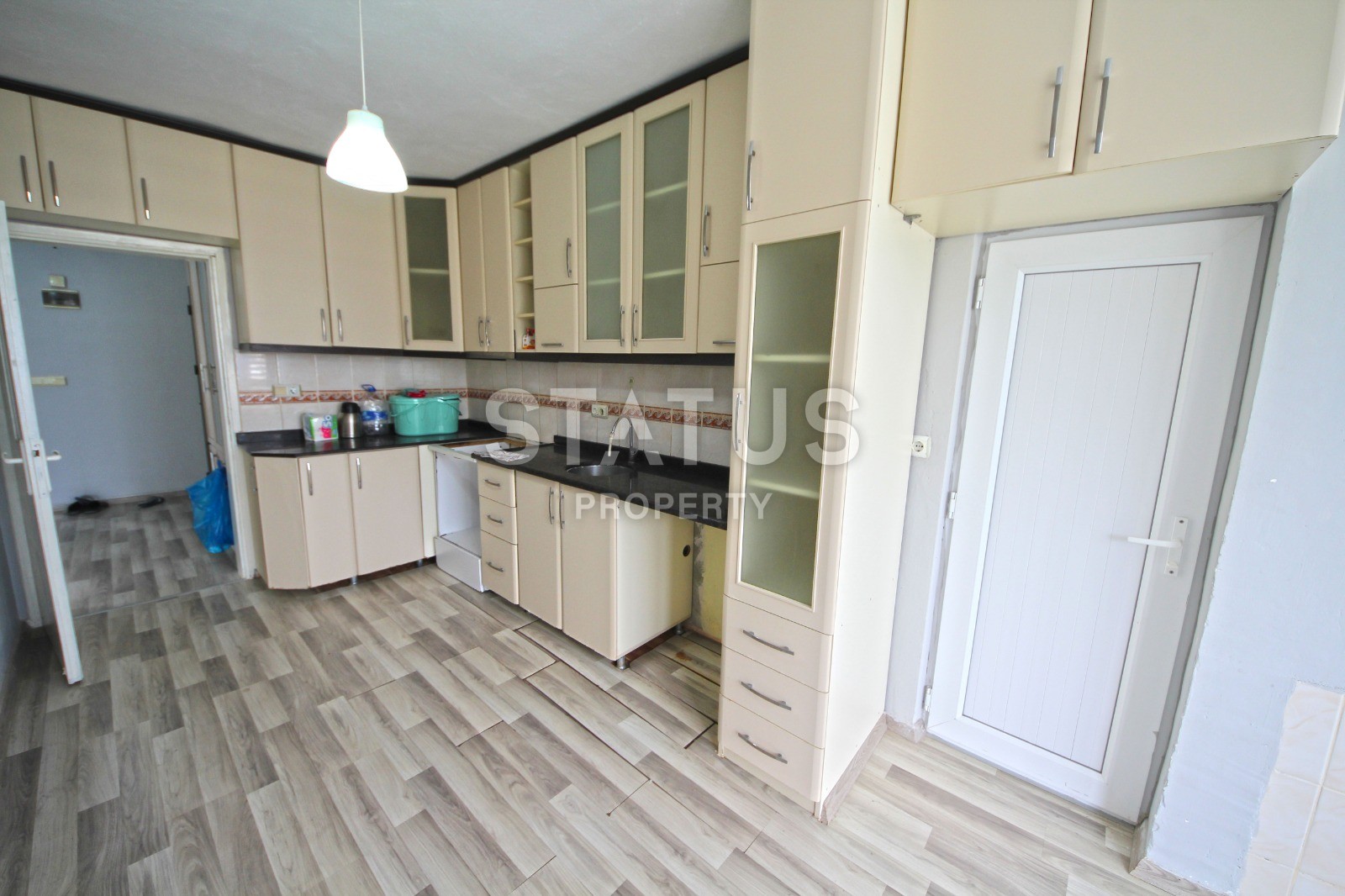Budget apartment 2+1 renovated in Mahmutlar, 110 m2 фото 1