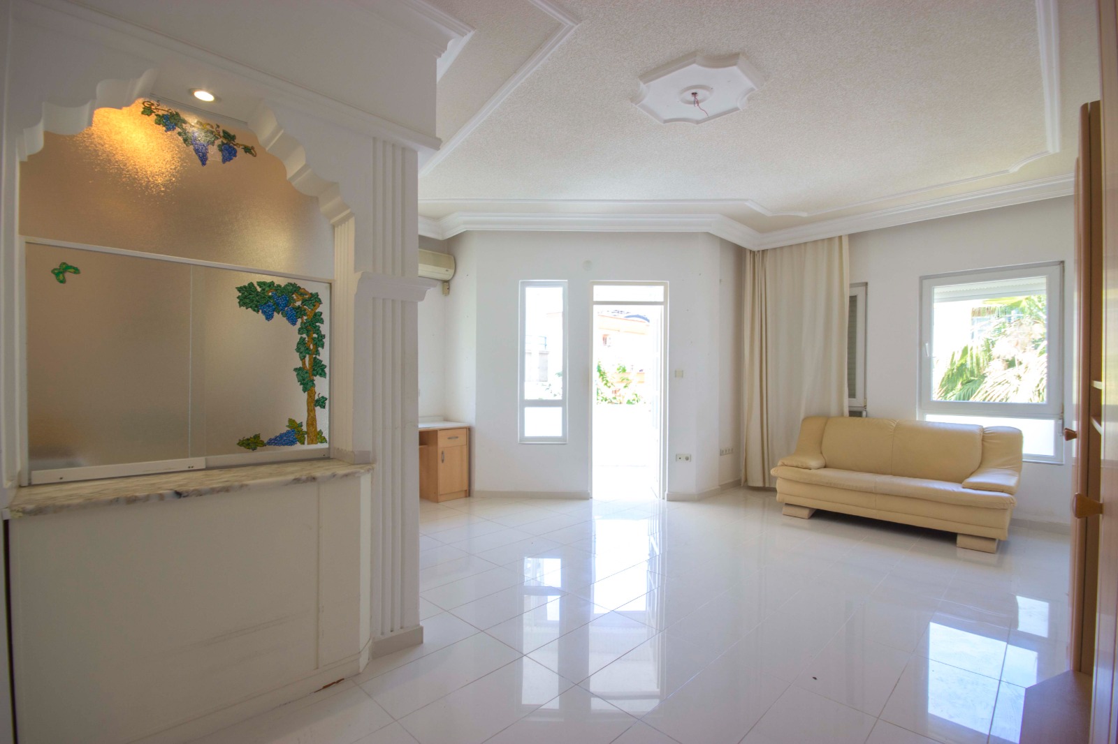 Budget one-bedroom apartment renovated in Cleopatra beach area, 60m2 фото 1