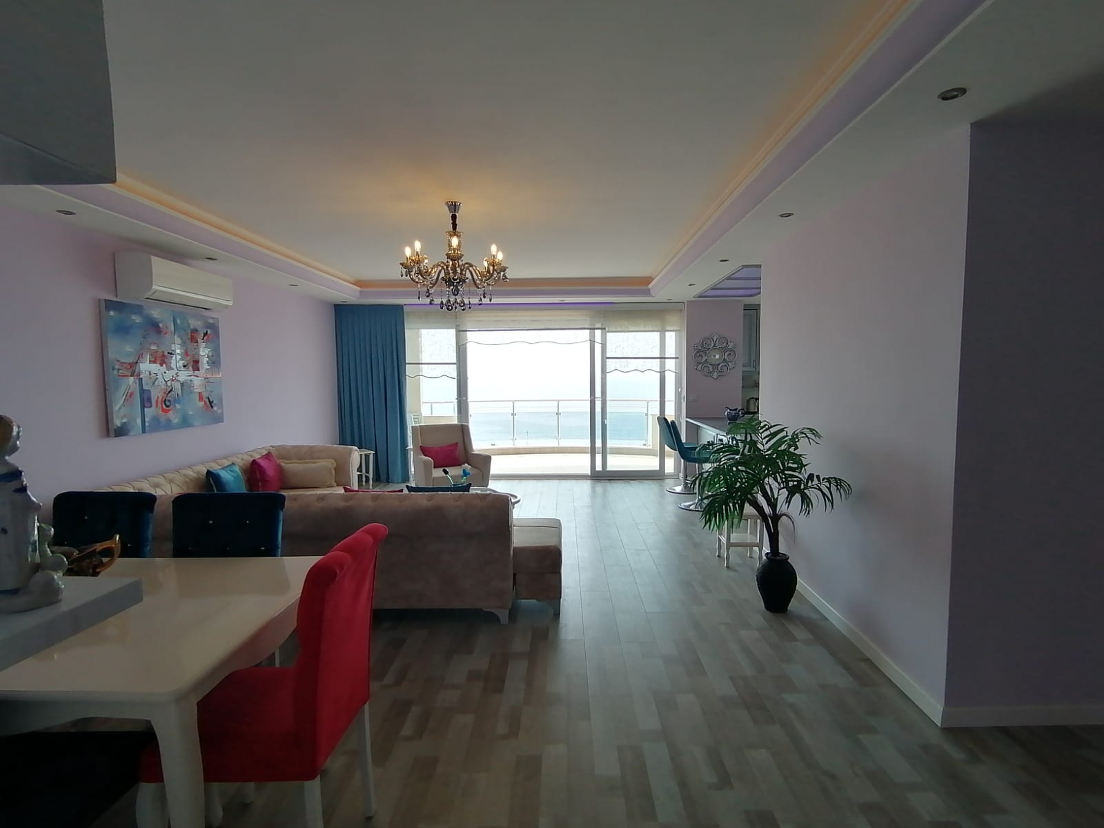 Apartment 4+2 renovated in the center of Mahmutlar, 300 m2 фото 2