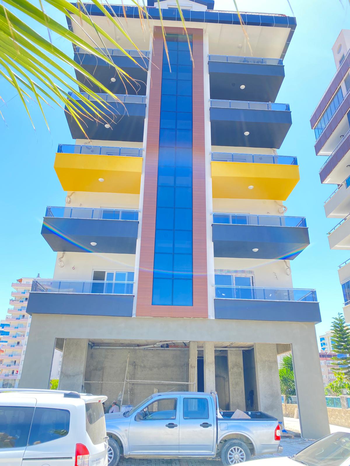 Просторная квартира 1+1 с видом на море в центре Махмутлара, 65 м2. фото 1