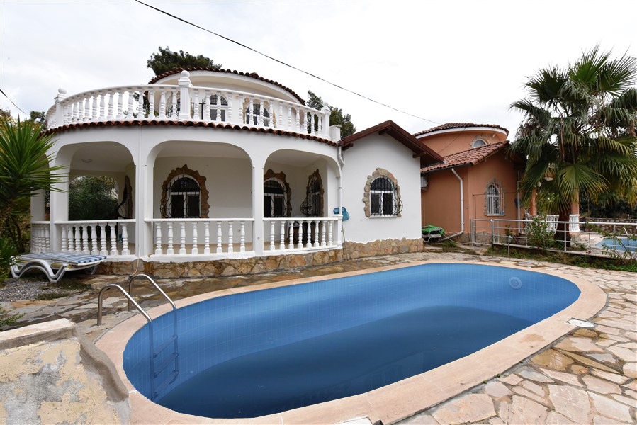 Villa in Avsallar 3+1 with a swimming pool, 200 m2 фото 2