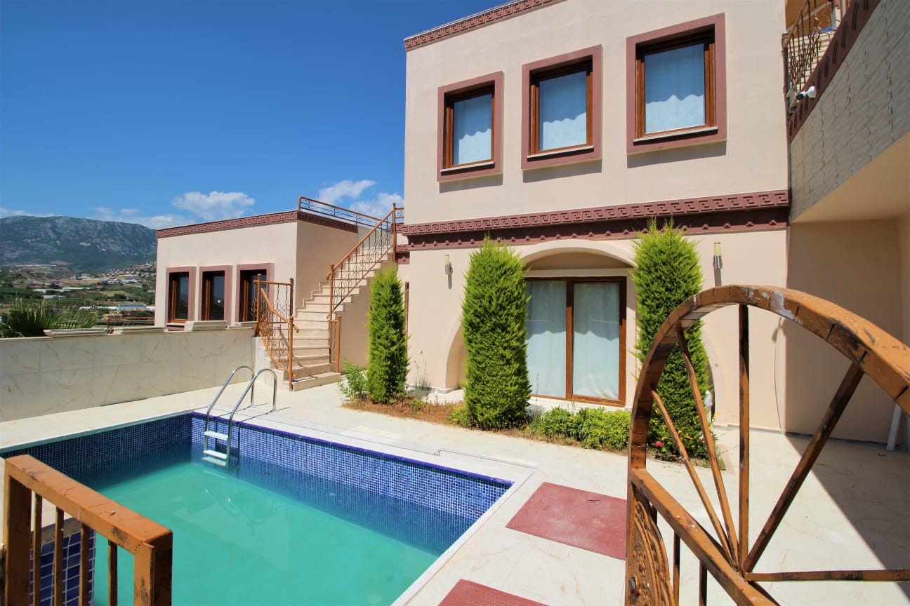 Villa in Kargicak 2+1 with new furniture and private pool, 135 m2 фото 1
