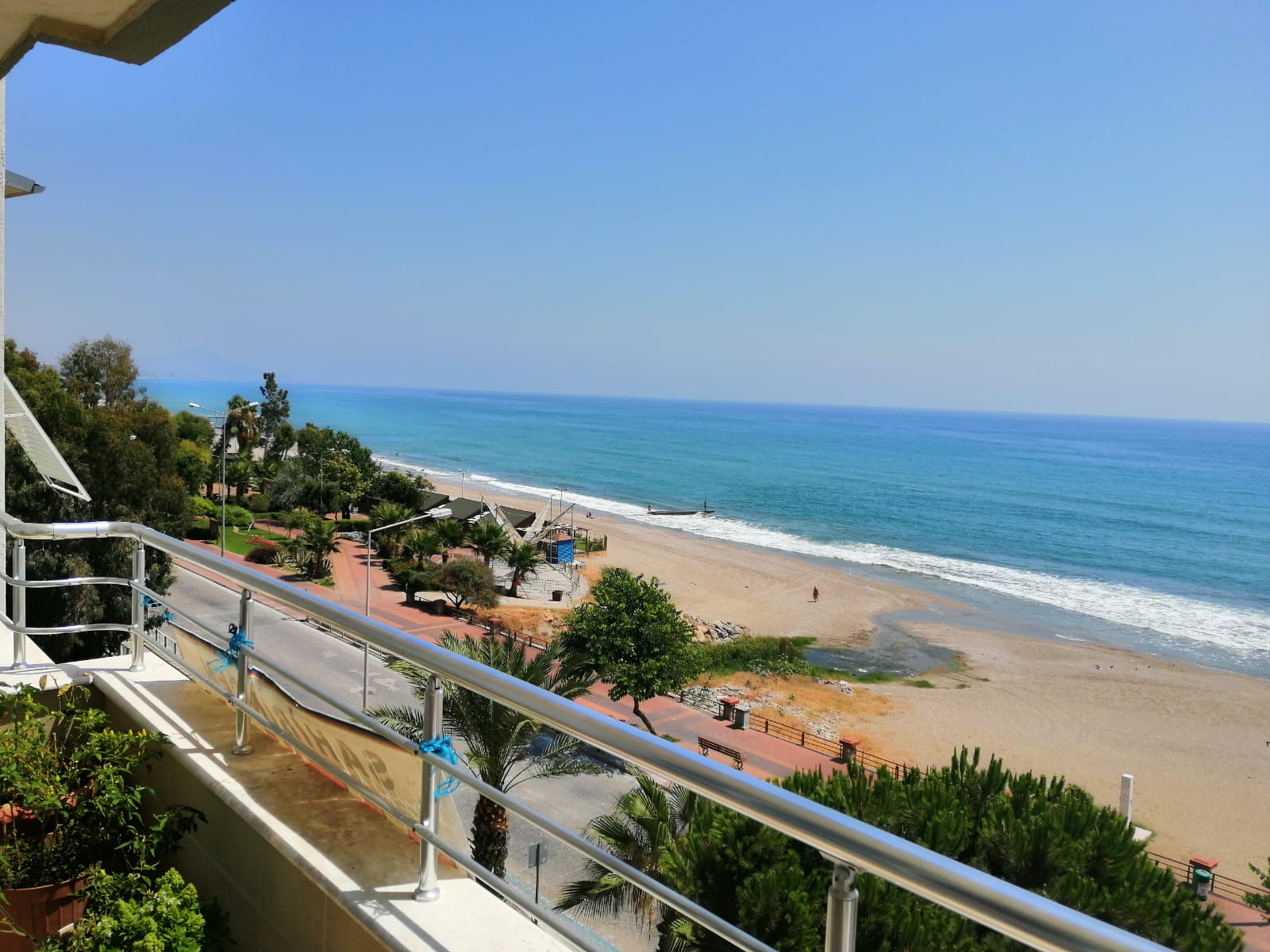 Apartment 3+1 on the first coastline in the center of Alanya, 145 m2 фото 1