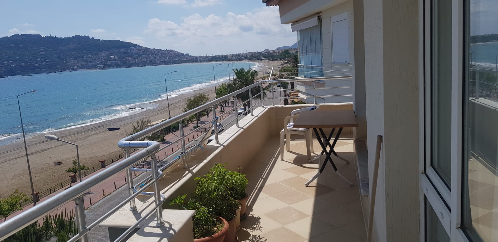 Apartment 3+1 on the first coastline in the center of Alanya, 145 m2 фото 2