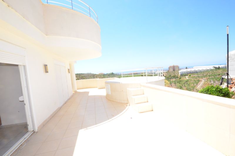 Просторные апартаменты 2+1 с панорамным видом на средиземное море в Махмутларе, 110м2. фото 2