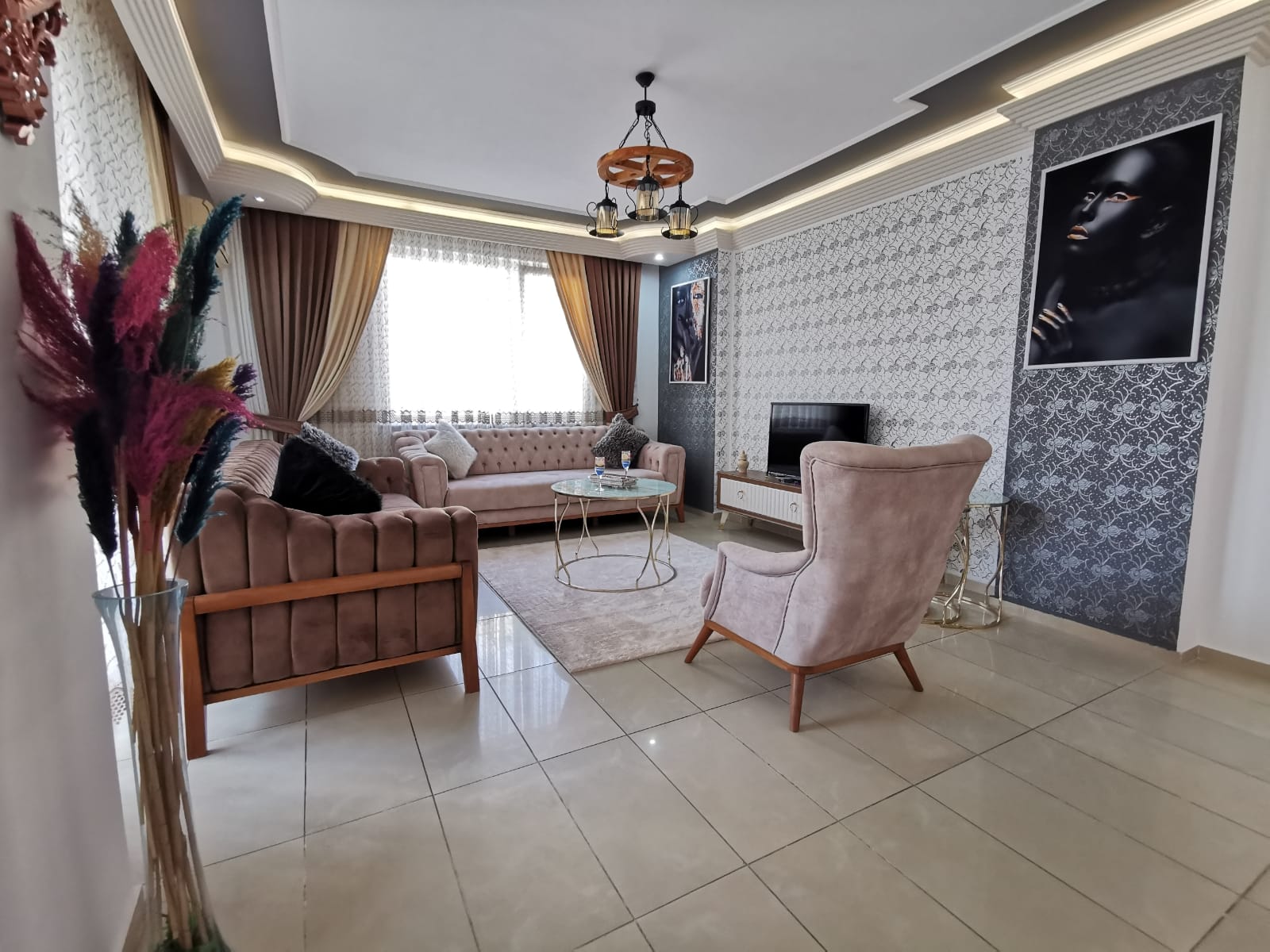 Furnished three-room apartment in Mahmutlar, 130 m2 фото 1