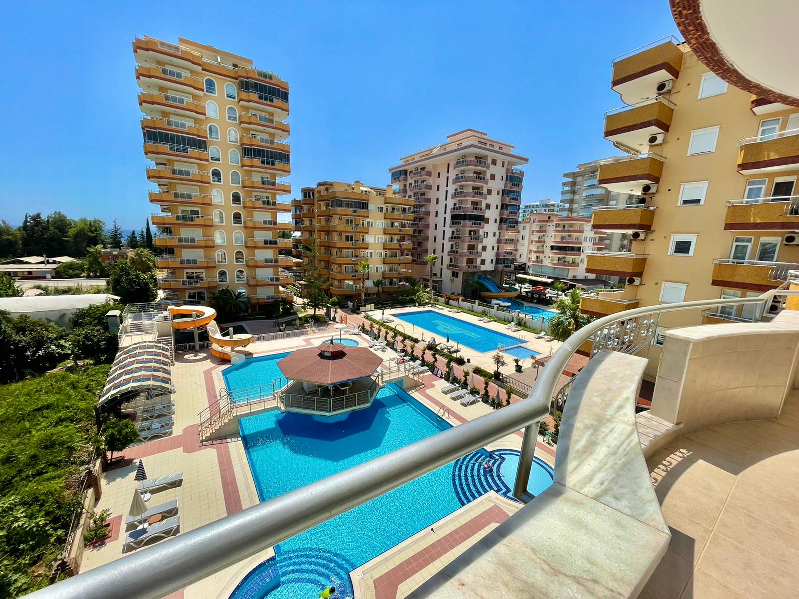 Excellent spacious apartment 2+1 with sea views in Mahmutlar, 125 m2. фото 2