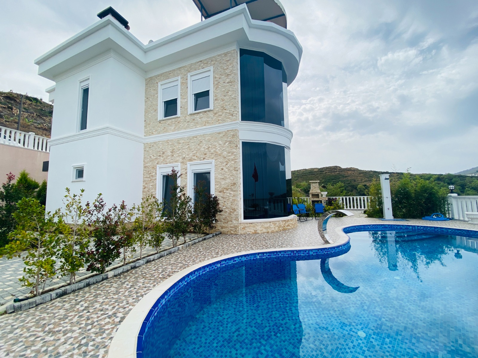 Villa 3+1, with two terraces and sea views in Kargicak, 250 sq.m. фото 1