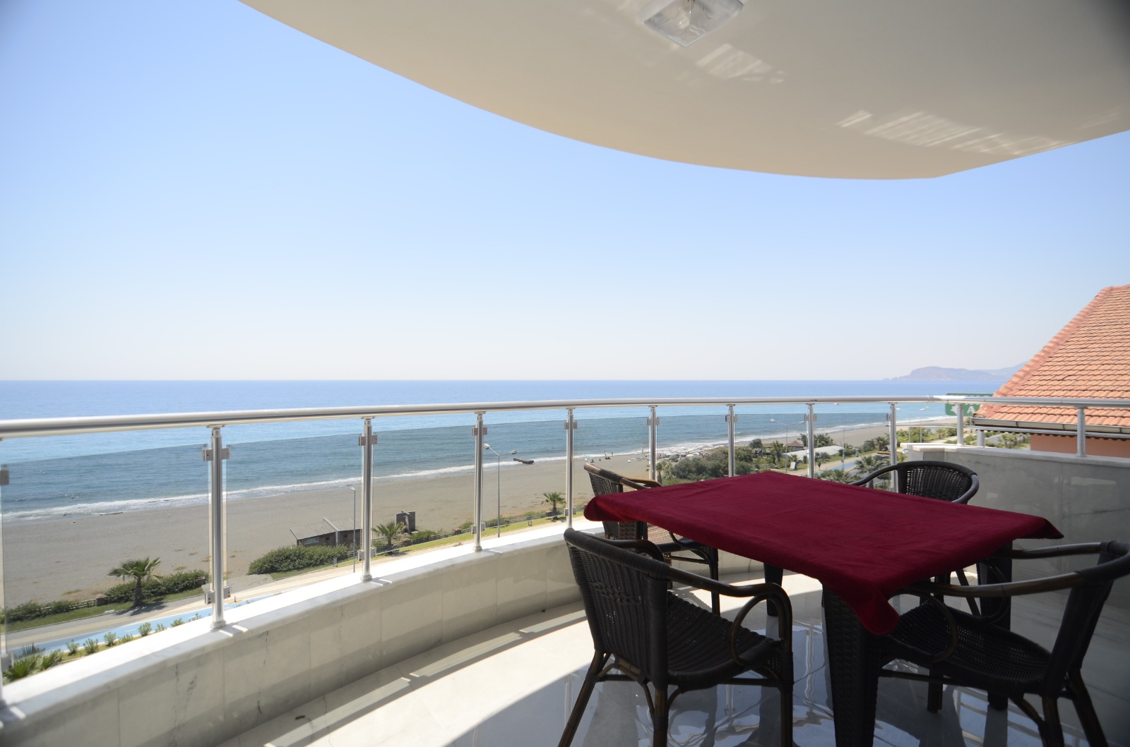 Apartment 2+1 with a beautiful view of the sea 140 m2 in Mahmutlar. фото 1