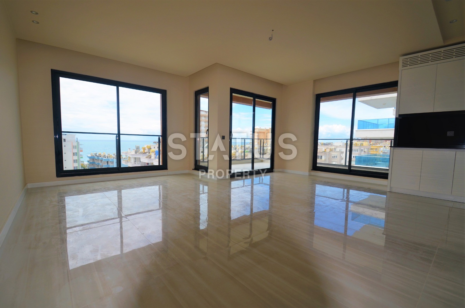 Luxurious penthouse with stunning sea views in the center of Mahmutlar, 260 sq.m. фото 2