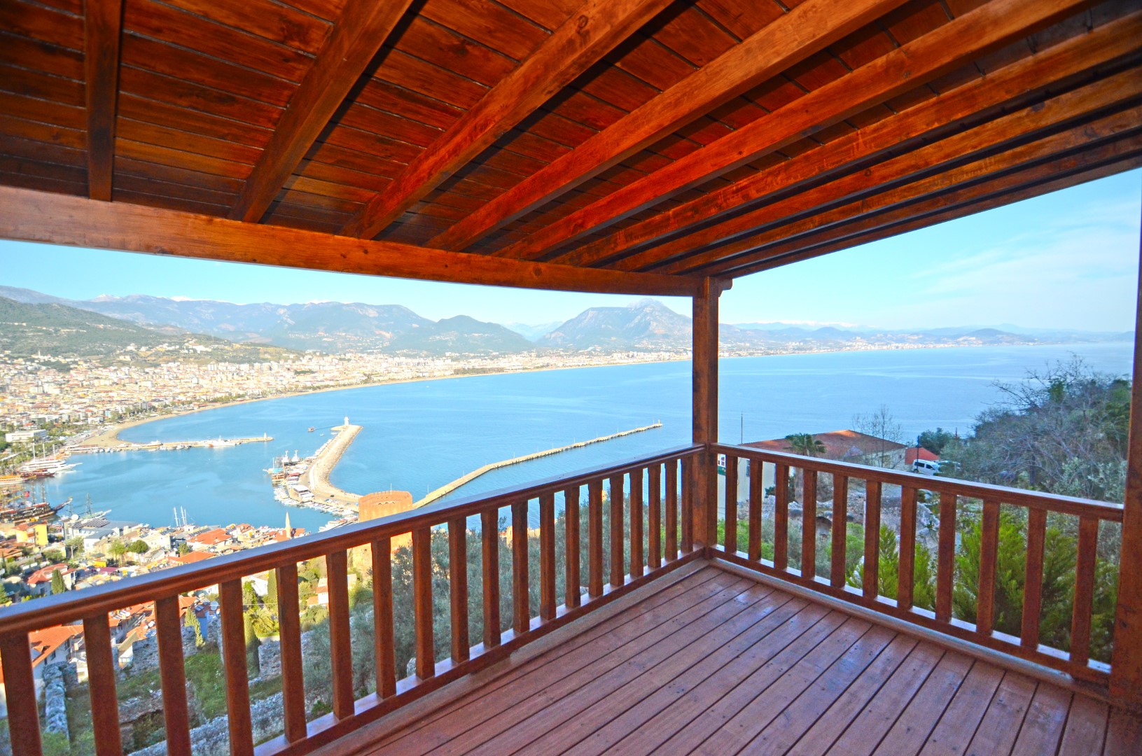 Exclusive mansion 3+2 in the territory of the fortress of Alanya, 350 m2. фото 1