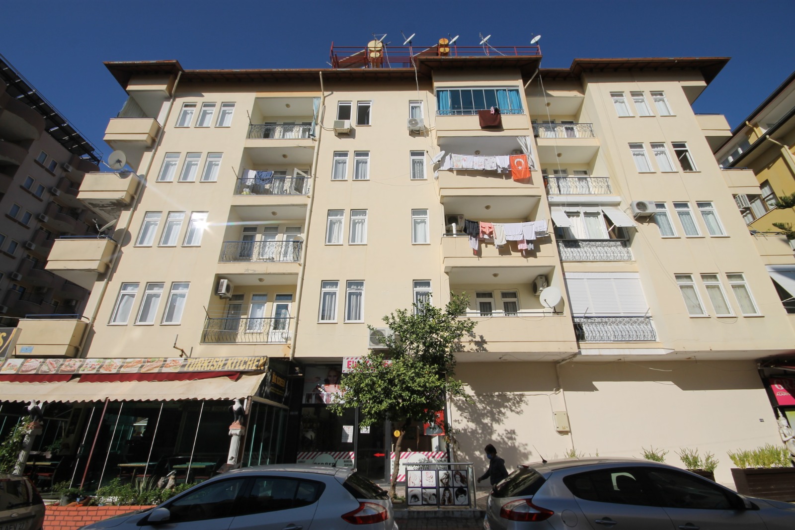Large apartment 1+1 in the center of Alanya, 70 m2. фото 1