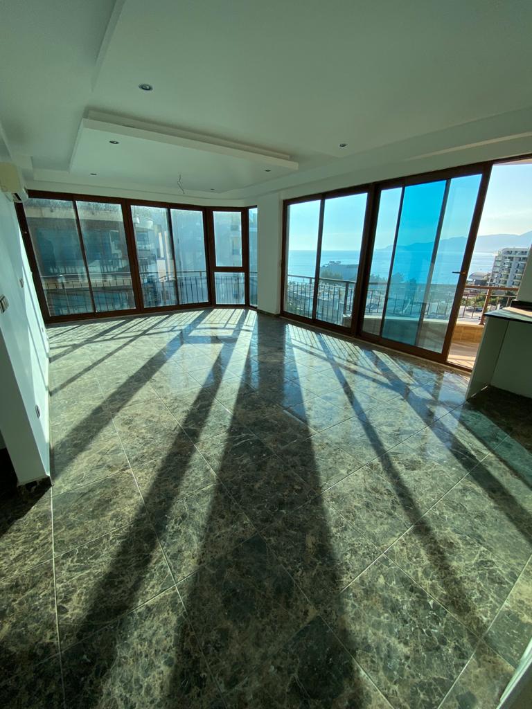 Трехкомнатная квартира с видом на море и город в районе Каргыджак, 110м.кв фото 1