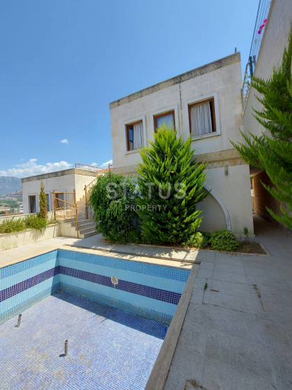 Two-storey villa 2+1 with a swimming pool in Kargicak, 160 m2. photos 1