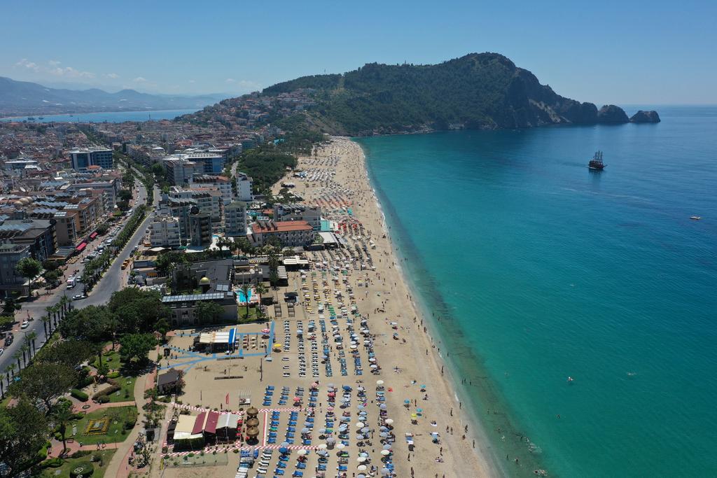 Land plots for construction in different areas of Alanya from 634 to 8500 m2. фото 1