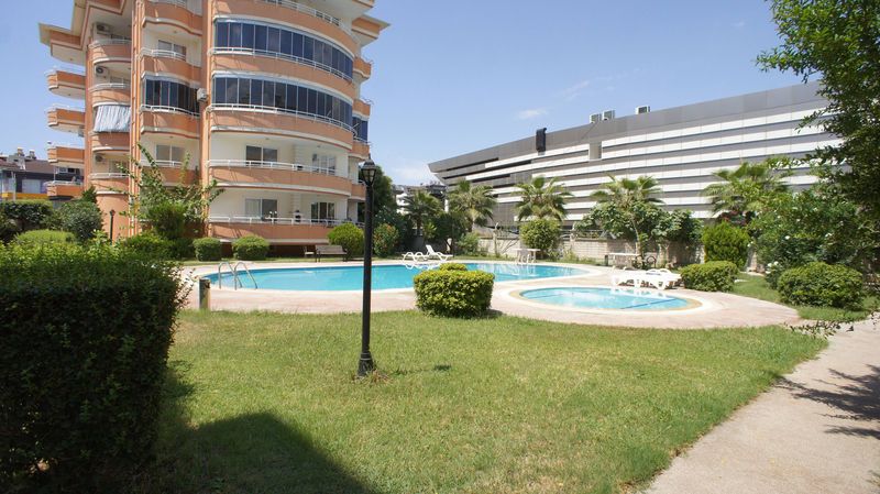 Duplex apartment 3+2 500 meters from the sea, in Tosmur, 210 sq.m. фото 1