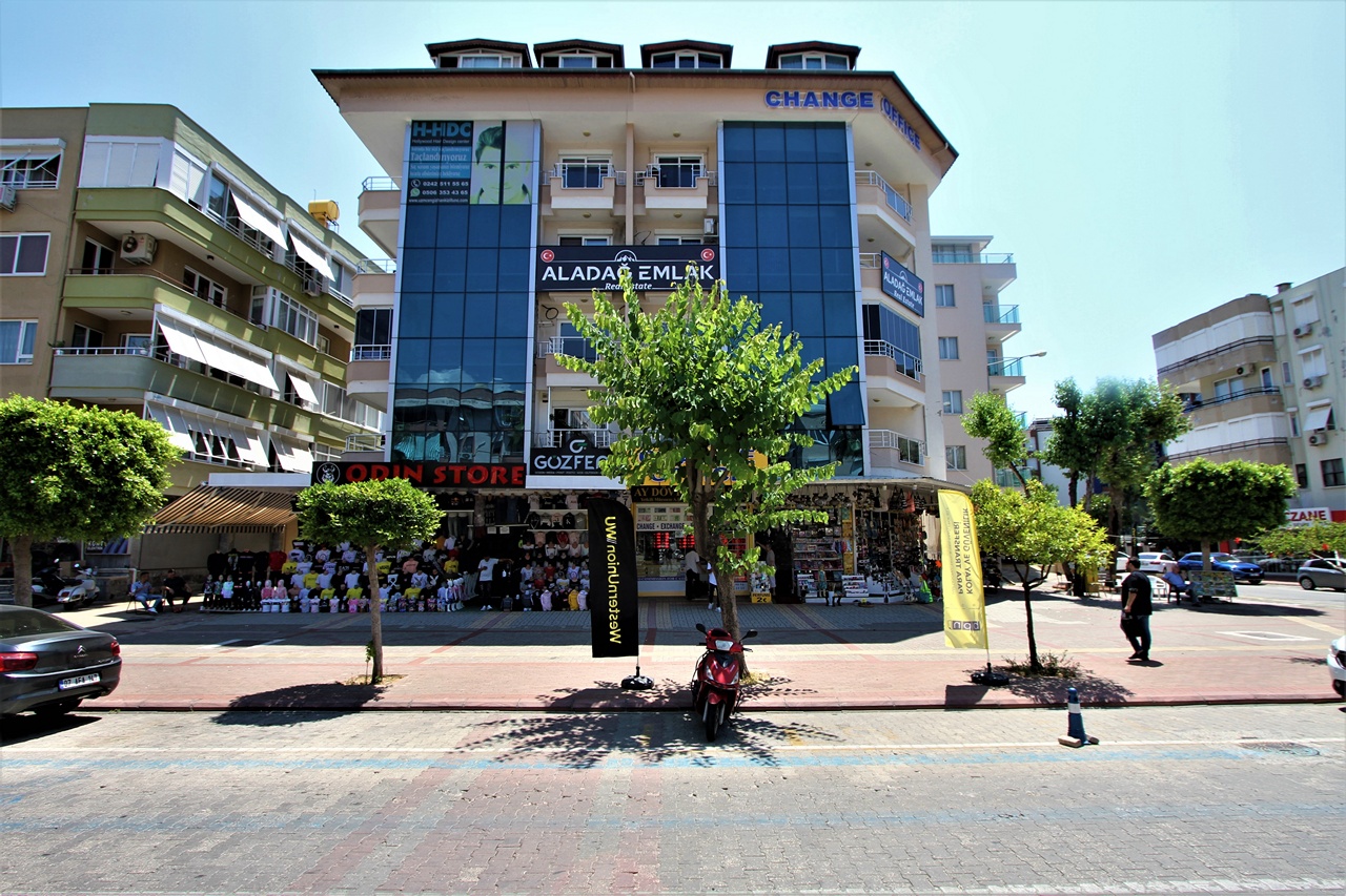 Duplex 3+1 in the center of Alanya, 100 meters from the sea, 160 sq.m. фото 1
