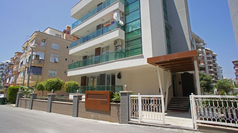 Duplex apartment 3+1 with access to the garden in Mahmutlar, 145 sq. фото 1
