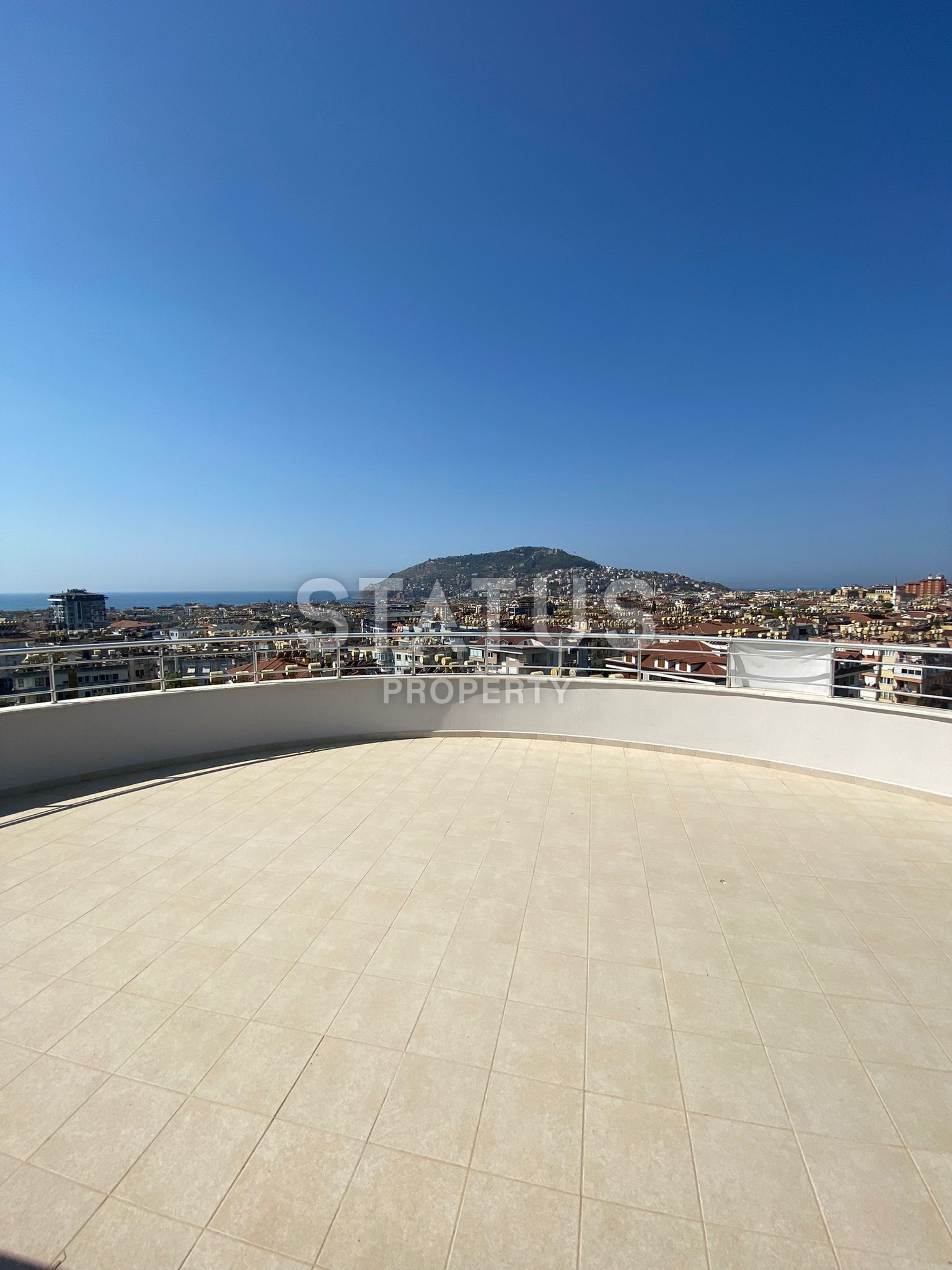 Spacious duplex penthouse 4+2 in the center of Alanya, 250 m2. фото 1